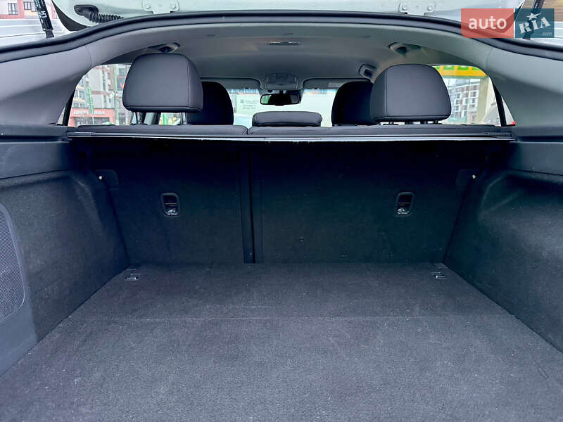 Хетчбек Hyundai Ioniq 2017 в Тернополі фото 19 Хетчбек Hyundai Ioniq 2017 в Тернополі