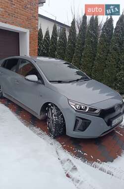Хэтчбек Hyundai Ioniq 2016 в Киеве