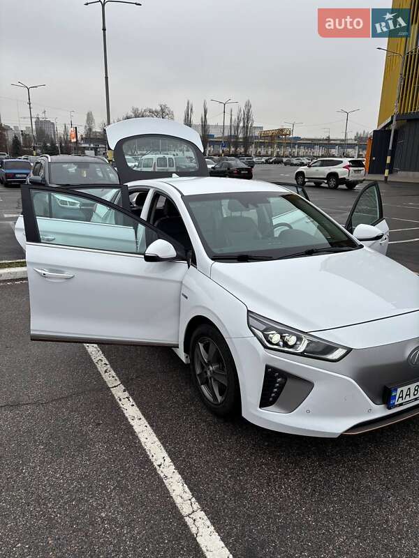 Хетчбек Hyundai Ioniq 2018 в Києві
