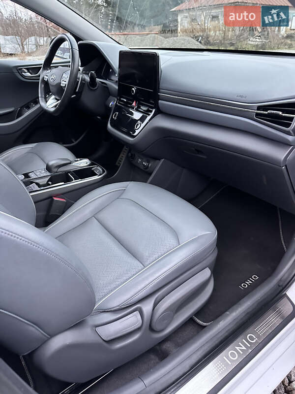 Хэтчбек Hyundai Ioniq 2019 в Староконстантинове