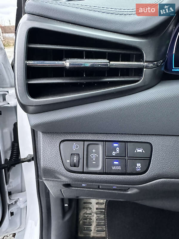 Хэтчбек Hyundai Ioniq 2019 в Староконстантинове