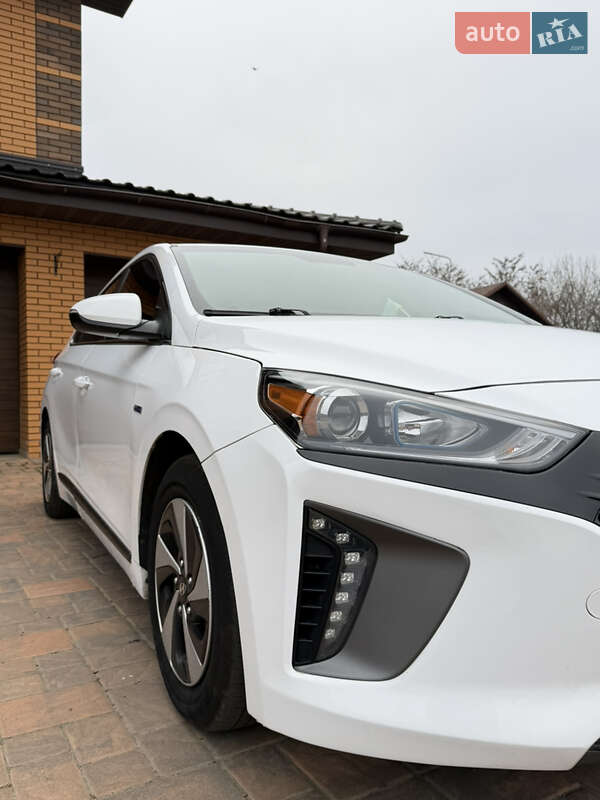 Хэтчбек Hyundai Ioniq 2017 в Чернигове