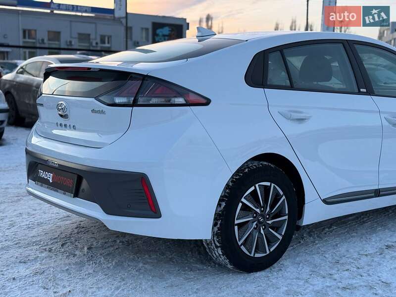 Ліфтбек Hyundai Ioniq 2021 в Києві