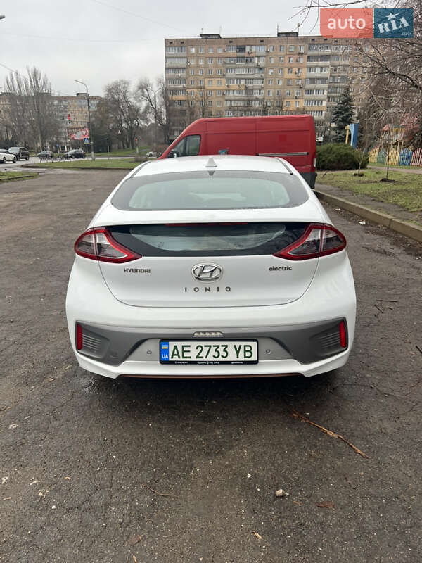 Хэтчбек Hyundai Ioniq 2016 в Кривом Роге