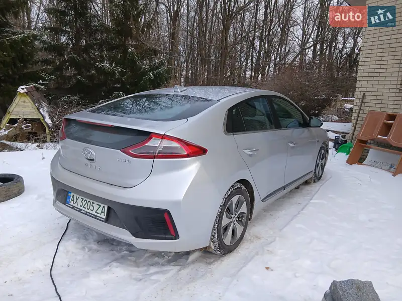 Hyundai Ioniq 2017 VIN KMHC75LC1HU050434 фото оголошення 16 з 55