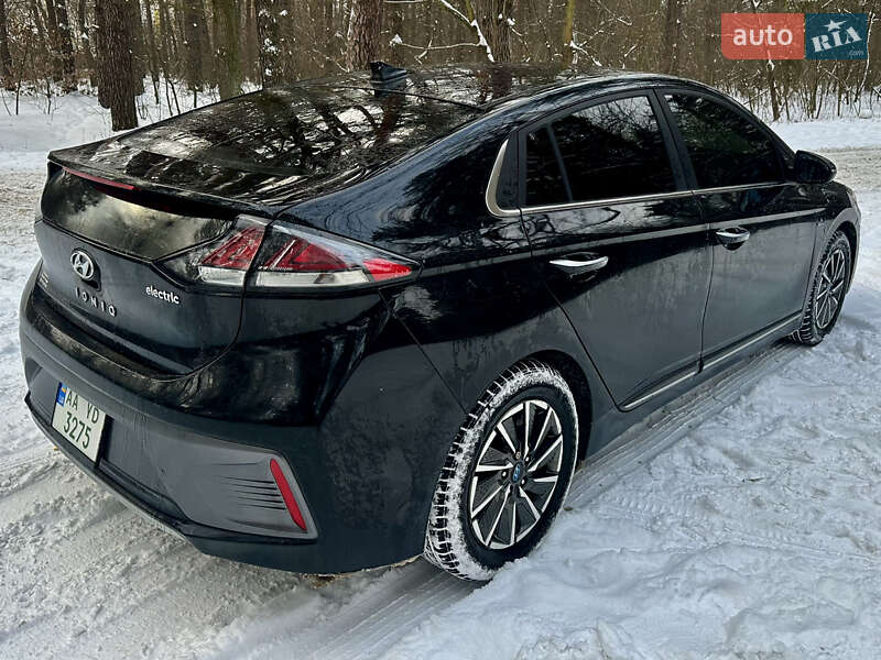 Лифтбек Hyundai Ioniq 2020 в Киеве