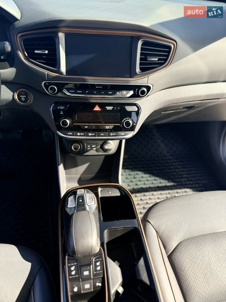 Хэтчбек Hyundai Ioniq 2017 в Бродах