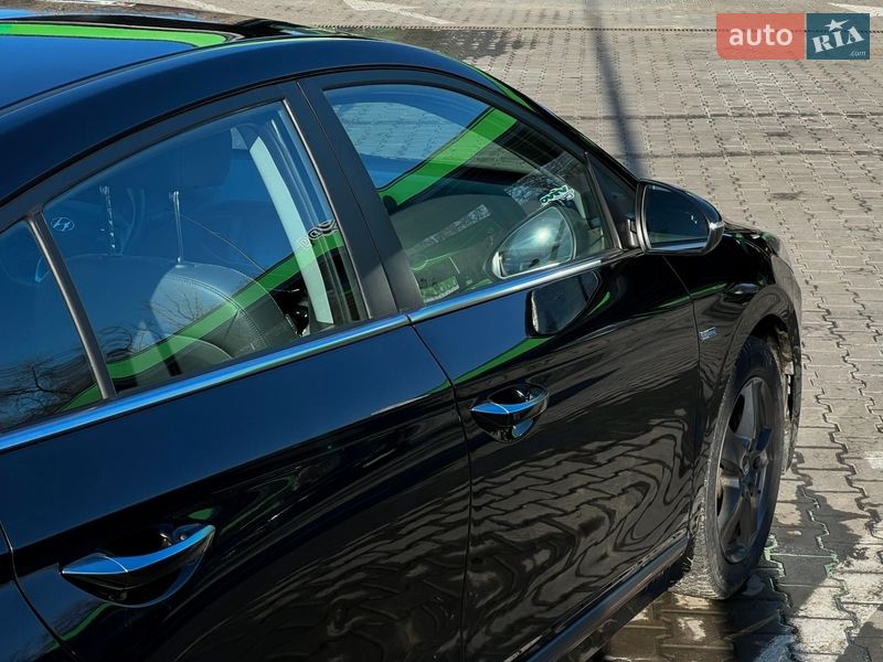 Хэтчбек Hyundai Ioniq 2017 в Кременчуге