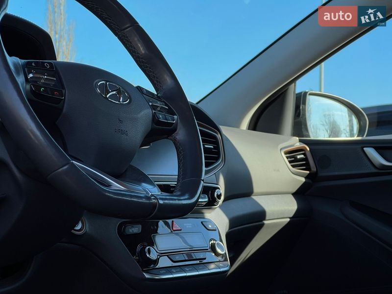 Хэтчбек Hyundai Ioniq 2017 в Кременчуге