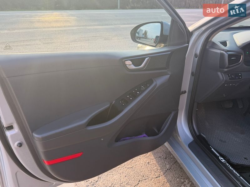 Хэтчбек Hyundai Ioniq 2018 в Тернополе