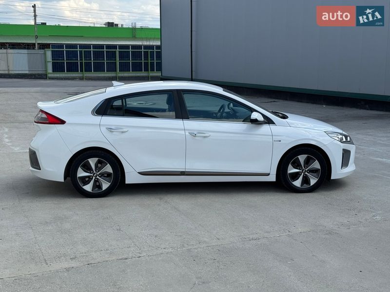 Хэтчбек Hyundai Ioniq 2017 в Виннице фото 12 Хэтчбек Hyundai Ioniq 2017 в Виннице