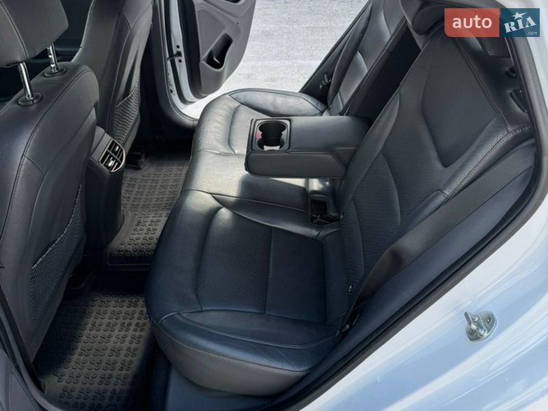Хэтчбек Hyundai Ioniq 2017 в Виннице фото 27 Хэтчбек Hyundai Ioniq 2017 в Виннице