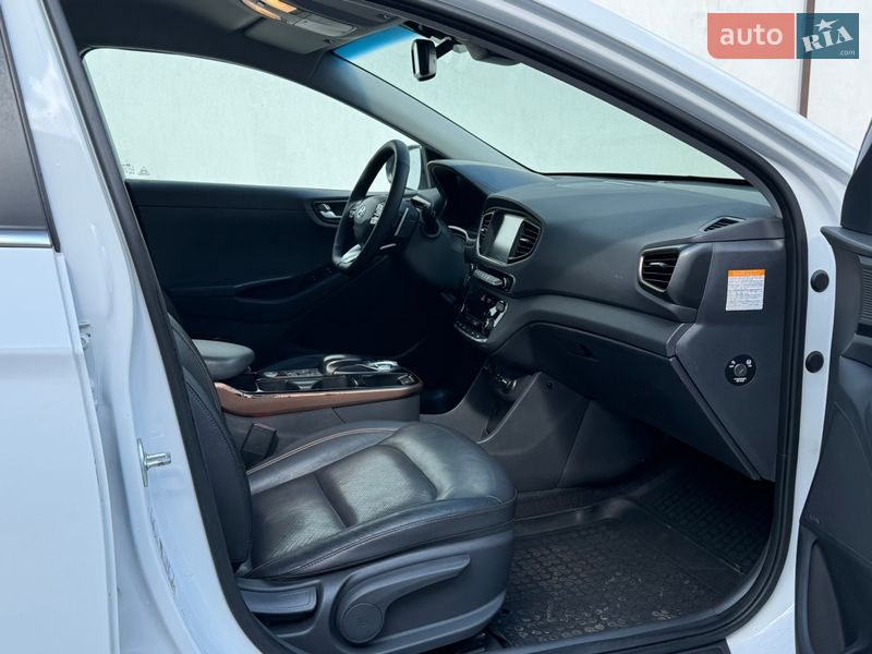 Хэтчбек Hyundai Ioniq 2017 в Виннице фото 38 Хэтчбек Hyundai Ioniq 2017 в Виннице