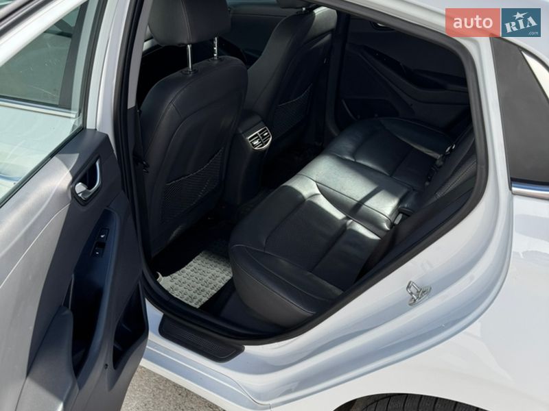 Хэтчбек Hyundai Ioniq 2017 в Виннице фото 47 Хэтчбек Hyundai Ioniq 2017 в Виннице