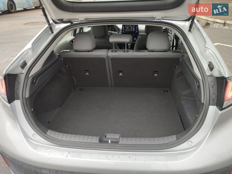 Лифтбек Hyundai Ioniq 2020 в Черкассах фото 3 Лифтбек Hyundai Ioniq 2020 в Черкассах