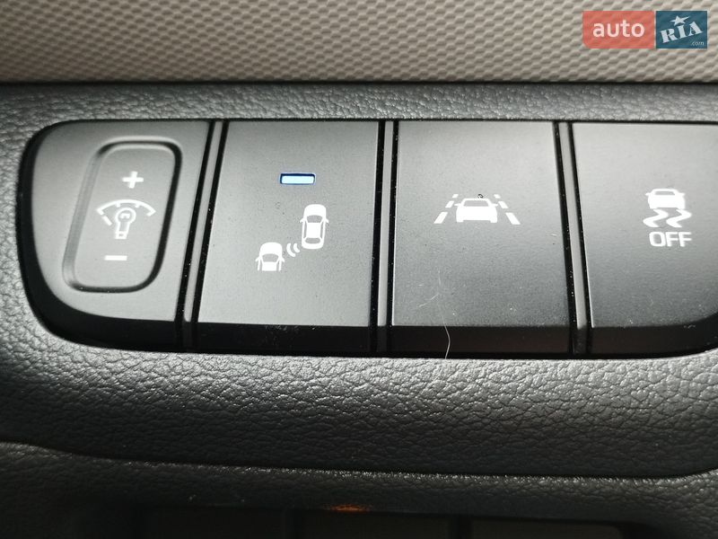 Лифтбек Hyundai Ioniq 2020 в Черкассах фото 4 Лифтбек Hyundai Ioniq 2020 в Черкассах