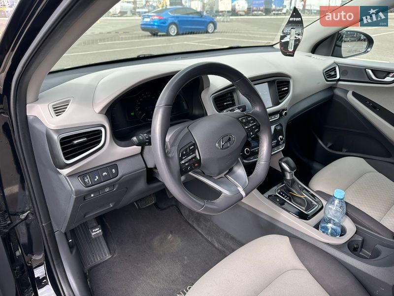 Хэтчбек Hyundai Ioniq 2017 в Киеве