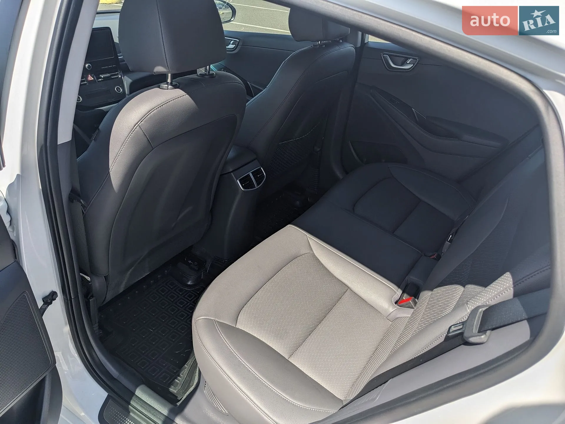 2020 Hyundai IONIQ - мініатюра 15