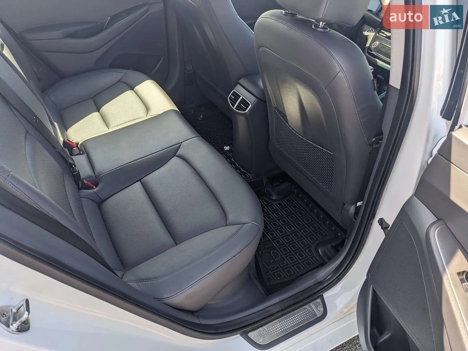 2020 Hyundai IONIQ - мініатюра 17
