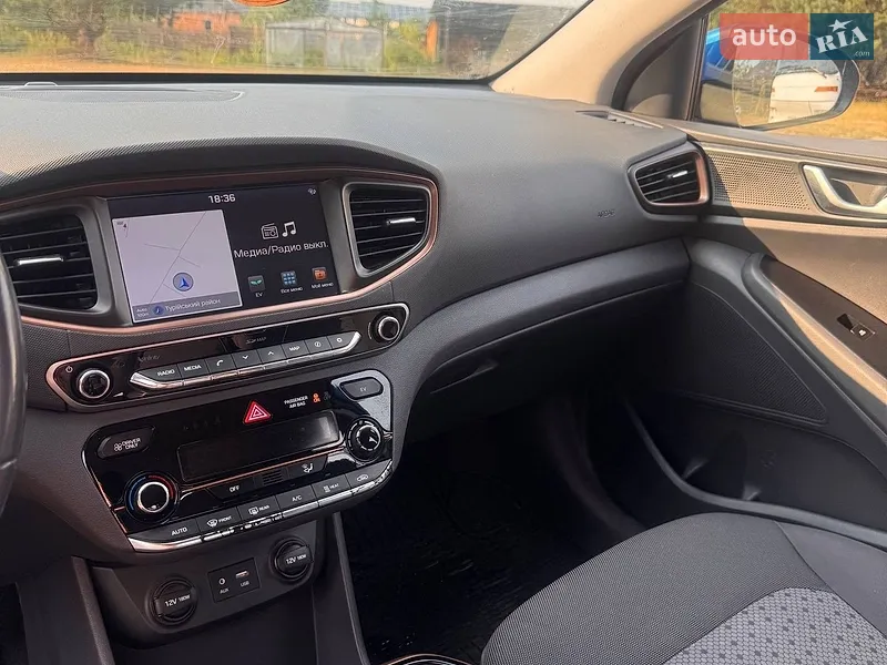 Hyundai Ioniq 2018 VIN KMHC851HFJU029352 фото оголошення 10 з 42