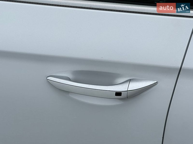 Хэтчбек Hyundai Ioniq 2016 в Луцке