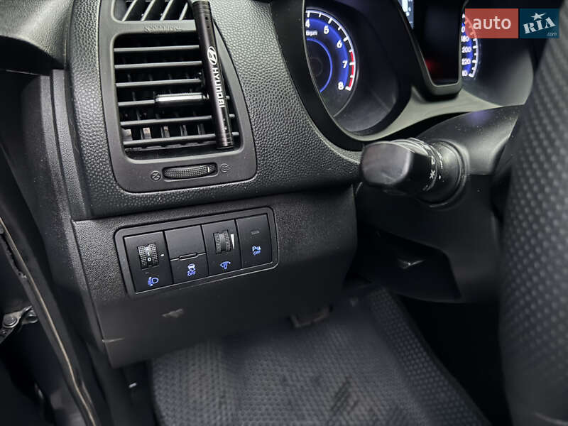 Хетчбек Hyundai ix20 2013 в Луцьку фото 20 Хетчбек Hyundai ix20 2013 в Луцьку