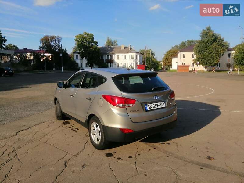 Позашляховик / Кросовер Hyundai ix35 2010 в Костопілі фото 3 Позашляховик / Кросовер Hyundai ix35 2010 в Костопілі