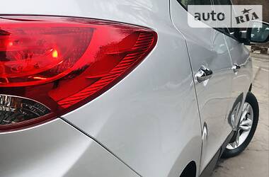 Позашляховик / Кросовер Hyundai ix35 2012 в 