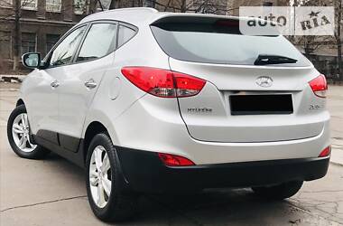 Позашляховик / Кросовер Hyundai ix35 2012 в 