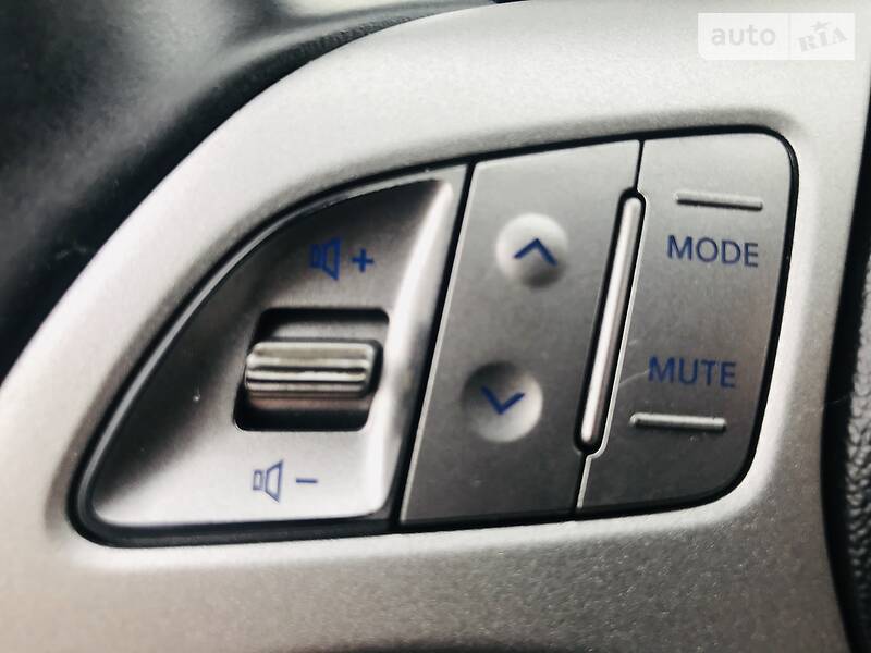 Внедорожник / Кроссовер Hyundai ix35 2012 в Каменском