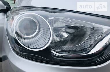 Позашляховик / Кросовер Hyundai ix35 2012 в 