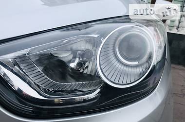 Позашляховик / Кросовер Hyundai ix35 2012 в 