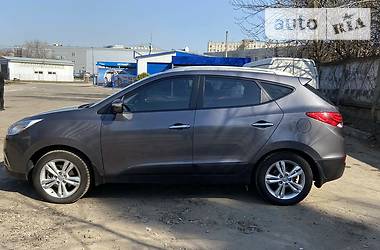 Позашляховик / Кросовер Hyundai ix35 2011 в 