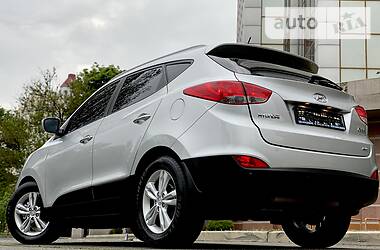 Позашляховик / Кросовер Hyundai ix35 2012 в 