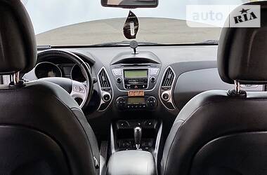 Позашляховик / Кросовер Hyundai ix35 2012 в 