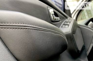 Позашляховик / Кросовер Hyundai ix35 2012 в 