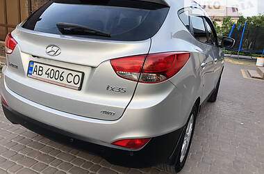 Внедорожник / Кроссовер Hyundai ix35 2010 в 