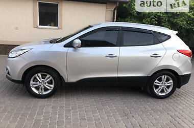 Внедорожник / Кроссовер Hyundai ix35 2010 в 