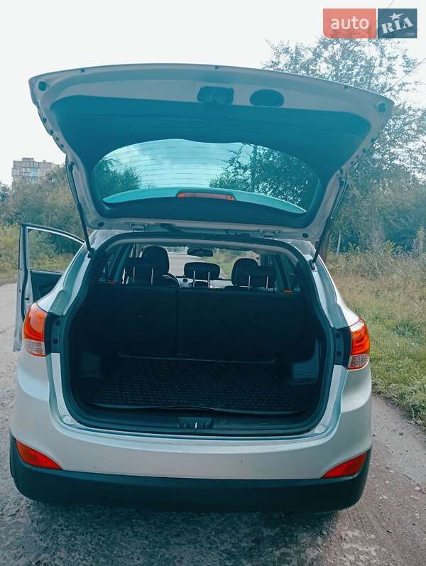 Внедорожник / Кроссовер Hyundai ix35 2012 в Кривом Роге