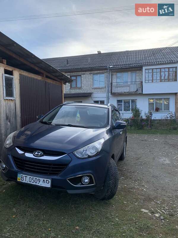 Позашляховик / Кросовер Hyundai ix35 2010 в Путилі
