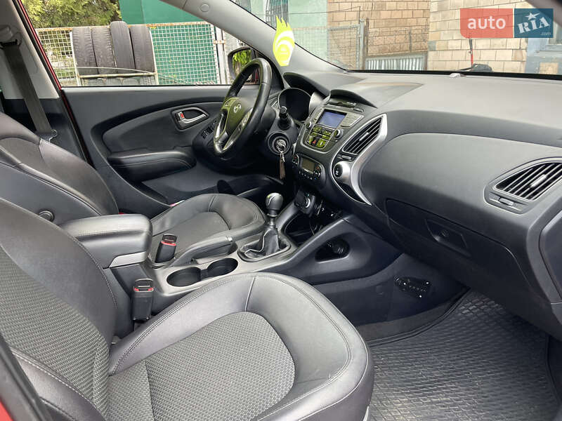 Внедорожник / Кроссовер Hyundai ix35 2010 в Золотоноше
