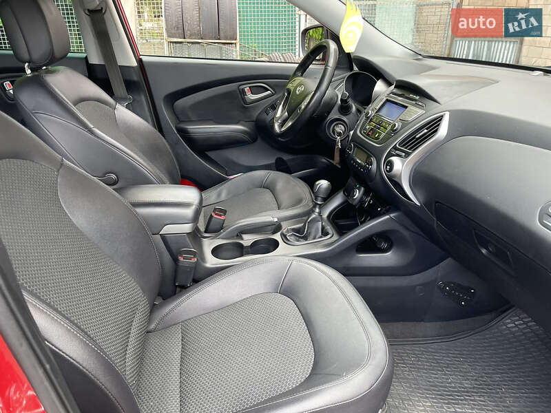 Внедорожник / Кроссовер Hyundai ix35 2010 в Золотоноше