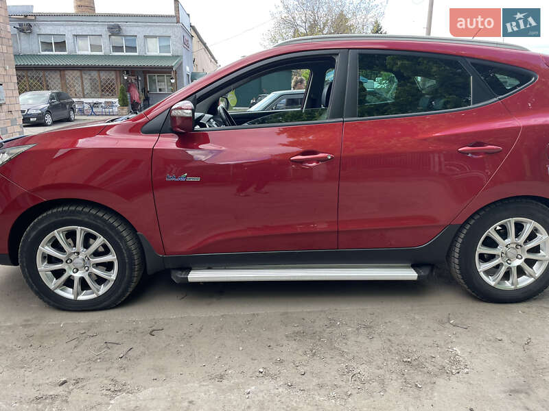 Внедорожник / Кроссовер Hyundai ix35 2010 в Золотоноше