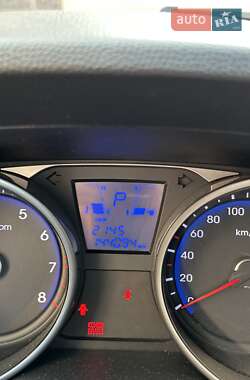 Внедорожник / Кроссовер Hyundai ix35 2010 в 