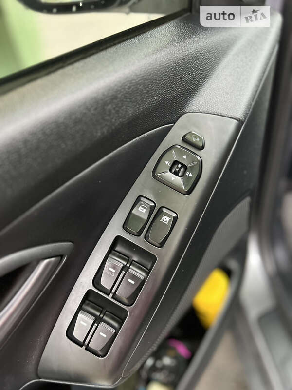 Позашляховик / Кросовер Hyundai ix35 2013 в Звягелі