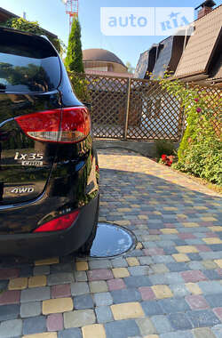 Внедорожник / Кроссовер Hyundai ix35 2011 в 