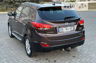 Внедорожник / Кроссовер Hyundai ix35 2011 в 
