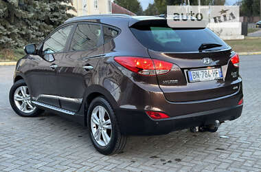 Внедорожник / Кроссовер Hyundai ix35 2011 в 