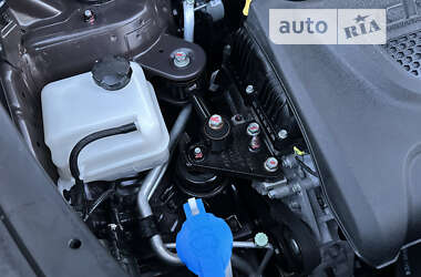 Внедорожник / Кроссовер Hyundai ix35 2011 в 