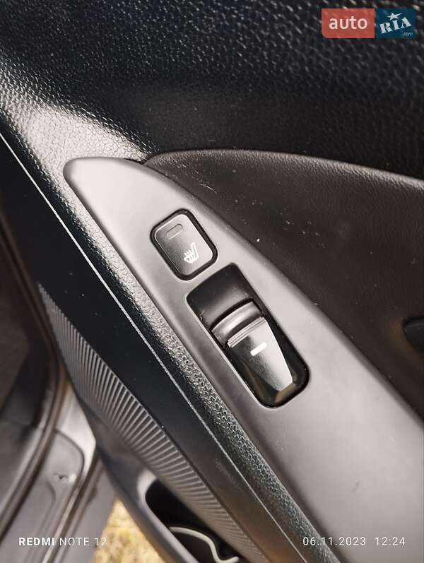 Внедорожник / Кроссовер Hyundai ix35 2010 в Ратным фото 43 Внедорожник / Кроссовер Hyundai ix35 2010 в Ратным